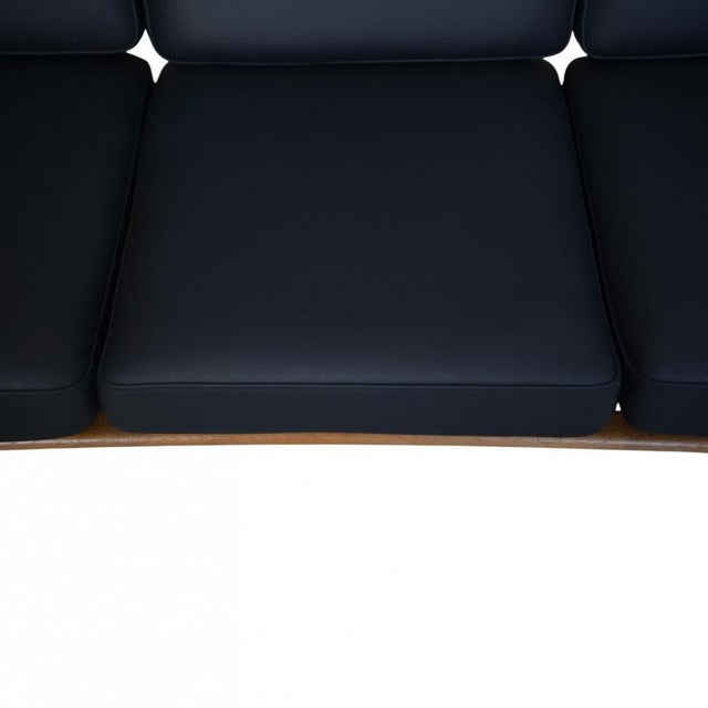 GE240 3-Seater Sofa in Oak by Hans J. Wegner, 1980s For Sale - Image 9 of 18