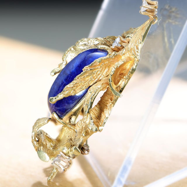 1940s Art Deco Lapis Lazuli and Diamond 18k Yellow Gold Brooch Pendant For Sale - Image 4 of 9