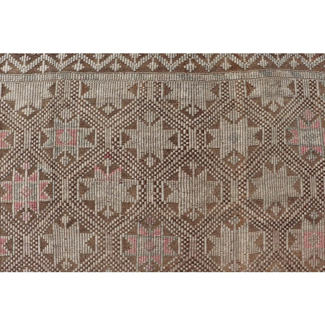 Mid 20th Century Vintage Turkish Embroidered Kilim With All-Over Star Design on a Taupe Ground For Sale - Image 5 of 13