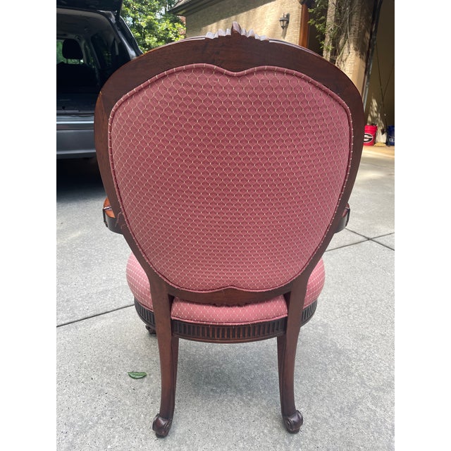 Late 20th Century Maitland-Smith Mahogany Dining Table With 8 Chairs (6 Chippendale + 2 Henredon Host Chairs) For Sale - Image 9 of 18