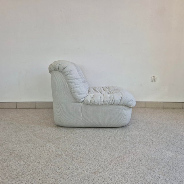 Vintage Italian Lounge Chair in Off-White Upholstery, 1970s For Sale - Image 6 of 12