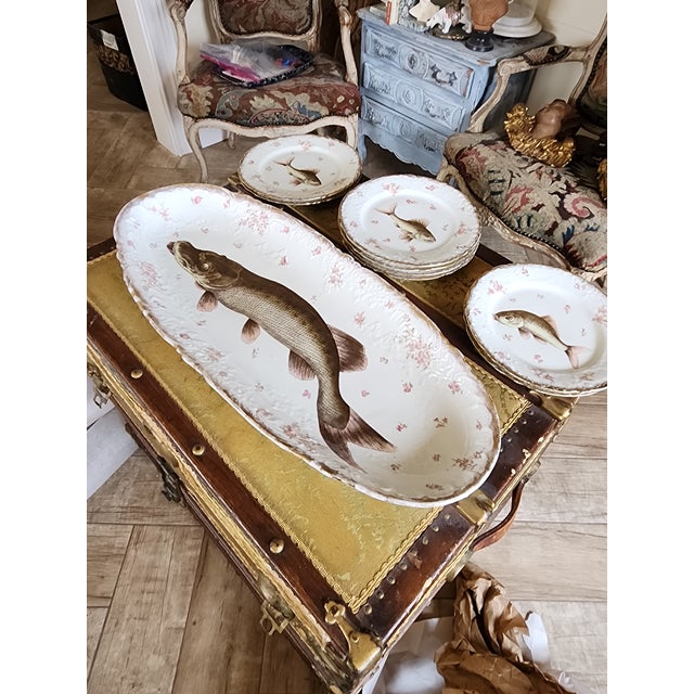 Traditional Antique European Fish Set For Sale - Image 3 of 12
