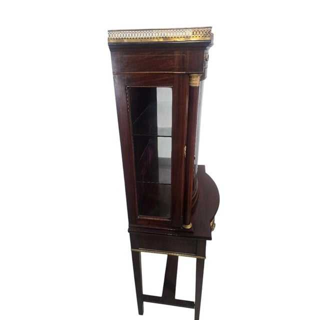Burgundy Vintage Federal Style Mahogany Lighted Vitrine Curio Cabinet For Sale - Image 8 of 11
