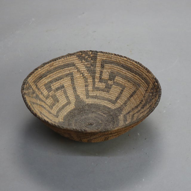 Early 20th Century Antique Native American Indian Southwest Navajo Woven Reed Basket C1900 For Sale - Image 5 of 5