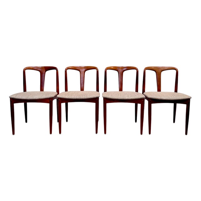 Model Juliane Teak Dining Chairs by Johannes Andersen for Uldum Møbelfabrik, Denmark, 1960s, Set of 4 For Sale