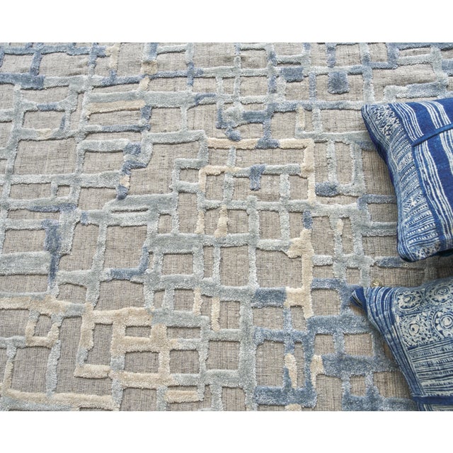 2020s Exquisite Rugs Vista Handmade New Zealand Wool & Bamboo Silk Gray/Blue Rug-12'X15' For Sale - Image 5 of 7