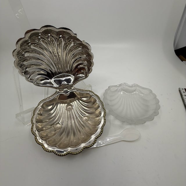 Vintage E & J Leek Silver Plate Clamshell With Frosted Glass Liner For Sale - Image 9 of 18