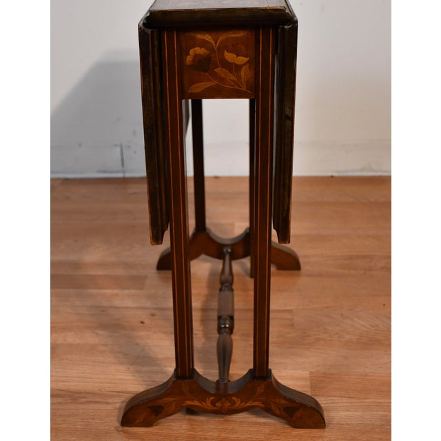 Brown 1900s Antique English Mahogany Dutch Marquetry Pembroke Drop Leaf Side End Table For Sale - Image 8 of 14