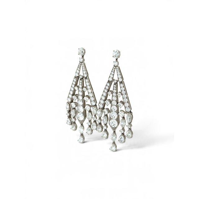 Modern Vintage Diamond Chandelier Earrings, 16 Carats, Platinum, Pair For Sale - Image 3 of 7