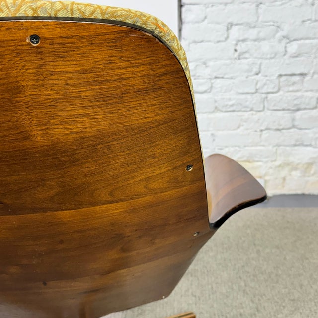 Mid-Century Modern "Mrs Chair" Lounge Chair by George Mulhauser for Plycraft For Sale - Image 3 of 9