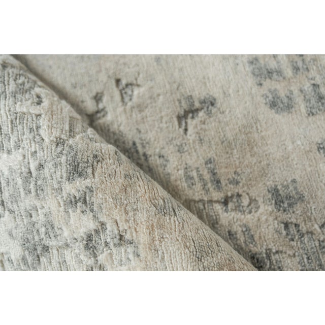 Exquisite Rugs Exquisite Rugs Cosmo Hand-Knotted New Zealand Wool & Bamboo Silk White Rug-10'X14' For Sale - Image 4 of 8