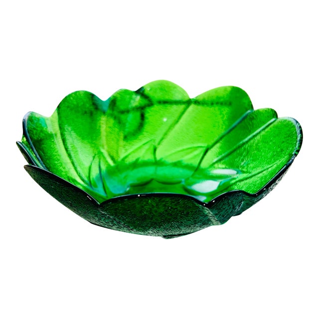 Vintage Green Pressed Glass Leaf Bowl – Scalloped Rim, Mid-Century Decorative Dish For Sale