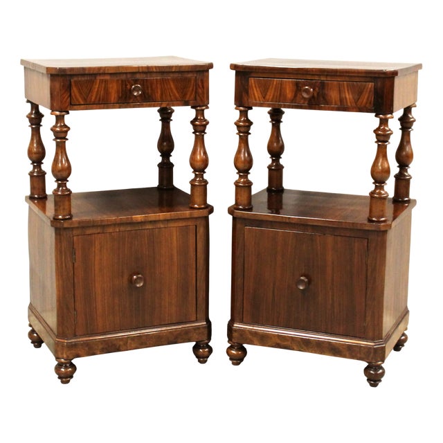 19th Century Bedside Tables in Walnut, Italy, Set of 2 For Sale