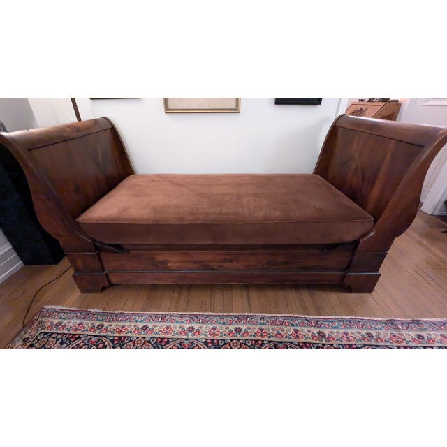 Priced to sell, this neoclassic style 19th Century French sleigh bed is both simply elegant and in excellent condition....