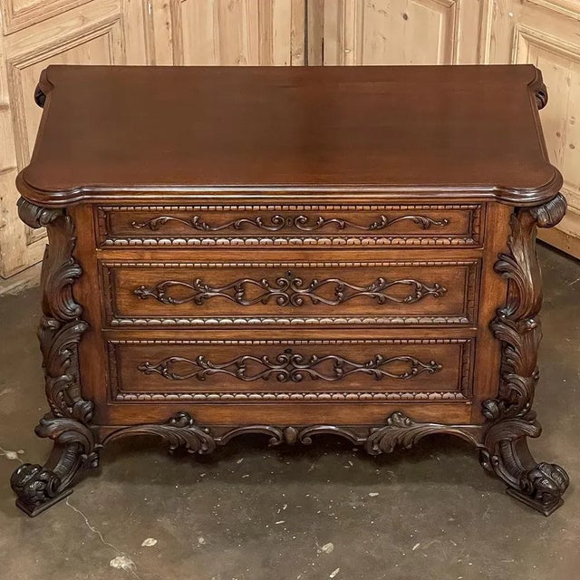 19th Century Italian Walnut Rococo Commode For Sale - Image 4 of 13
