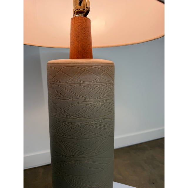 Mid 20th Century Monumental Marshall Studios Martz Signed Ceramic Table Lamp With Original Walnut Finial For Sale In Oklahoma City - Image 6 of 18