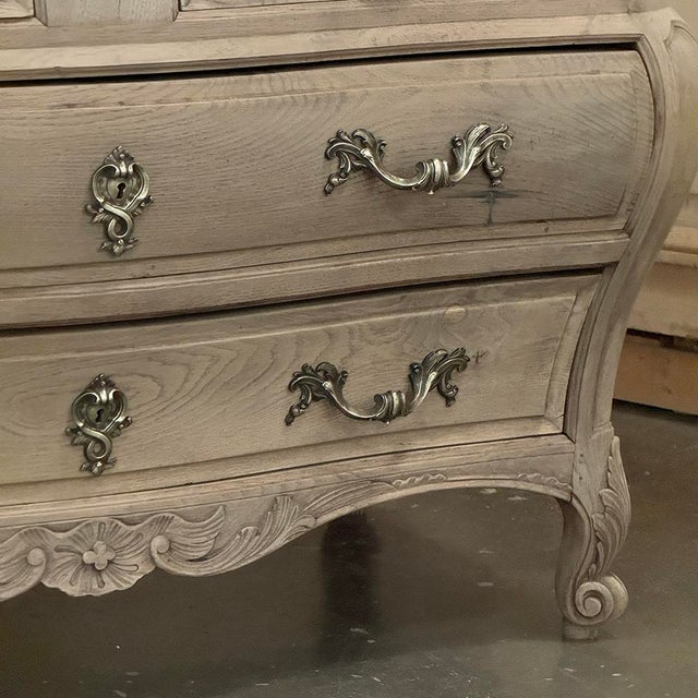 Antique 19th Century Country French Louis XV Bombe Commode in Stripped Oak With Gray Marble For Sale - Image 14 of 18