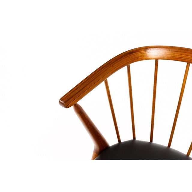 Wood 1960s Danish Modern Mid Century Teak No. 8 Captain’s Dining Chair — Helge Sibast Attributed — Black Leather For Sale - Image 7 of 9