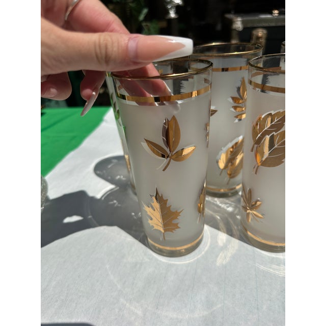 Hollywood Regency 1970s Libbey Golden Foliage Collection of 22 Kt Gold Details Highball Frosted Glass Cocktail Glasses- Set of 5 For Sale - Image 3 of 7