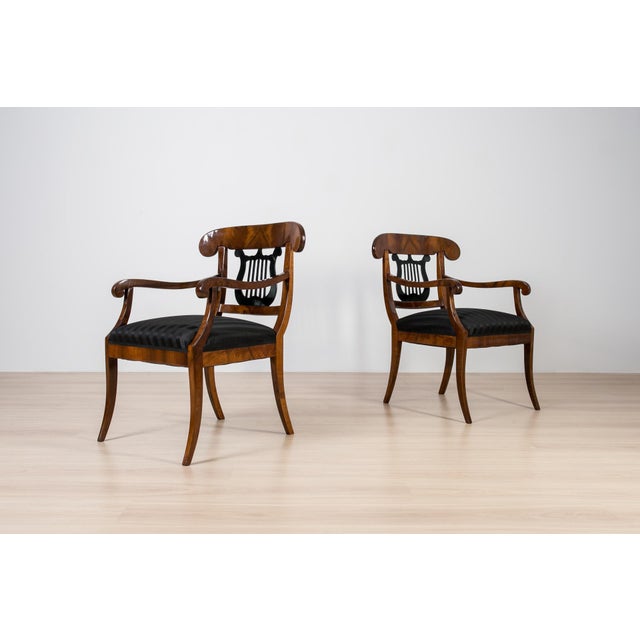 Antique German Biedermeier Armchairs in Walnut, 1800s, Set of 2 For Sale - Image 5 of 16