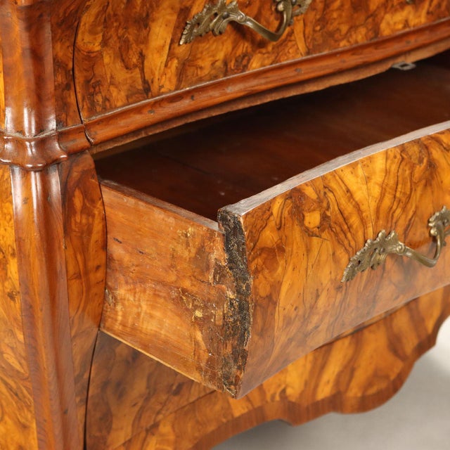 Antique Wanut Burl Veneer Chests of Drawers Italy, 18th Century, Set of 2 For Sale - Image 4 of 14