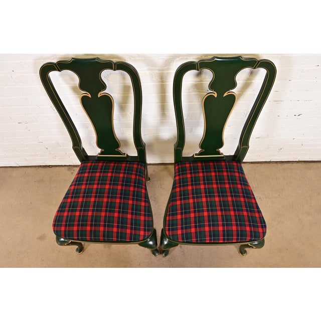 1970s Kindel Furniture Chinoiserie Queen Anne Green Lacquered and Gold Gilt Side Chairs or Dining Chairs, Pair For Sale - Image 5 of 14