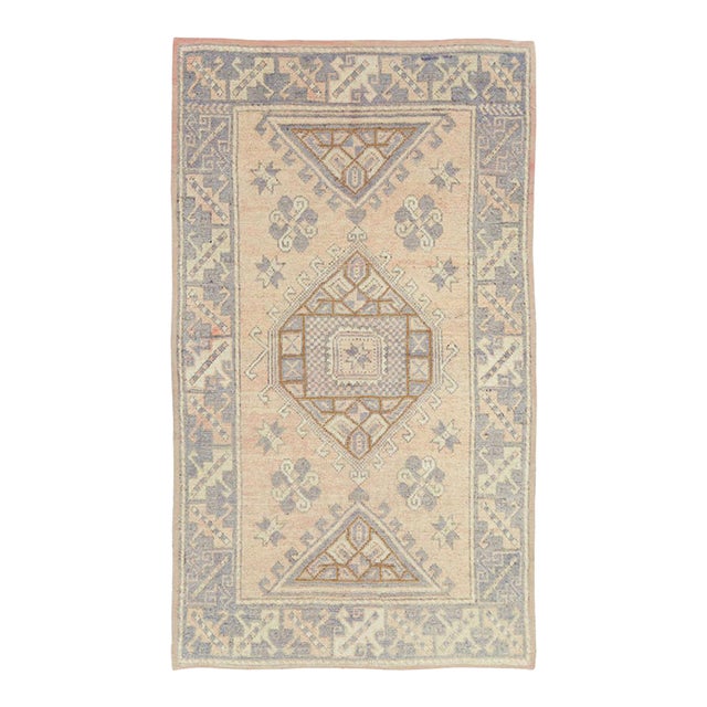 Galerie Shabab Collection Mid-20th Century Turkish Anatolian Accent Rug For Sale