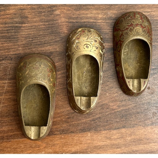 The "G. L. India" stamp stands for a specific metal manufacturer or export house operating out of prominent metalcraft...