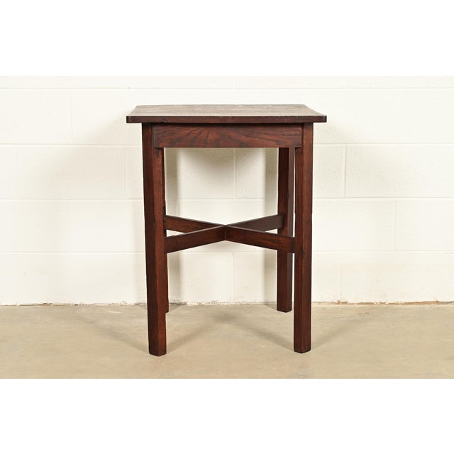 A beautiful antique Mission oak Arts & Crafts side table or tabouret In the manner of Stickley Brothers USA, Circa 1910...