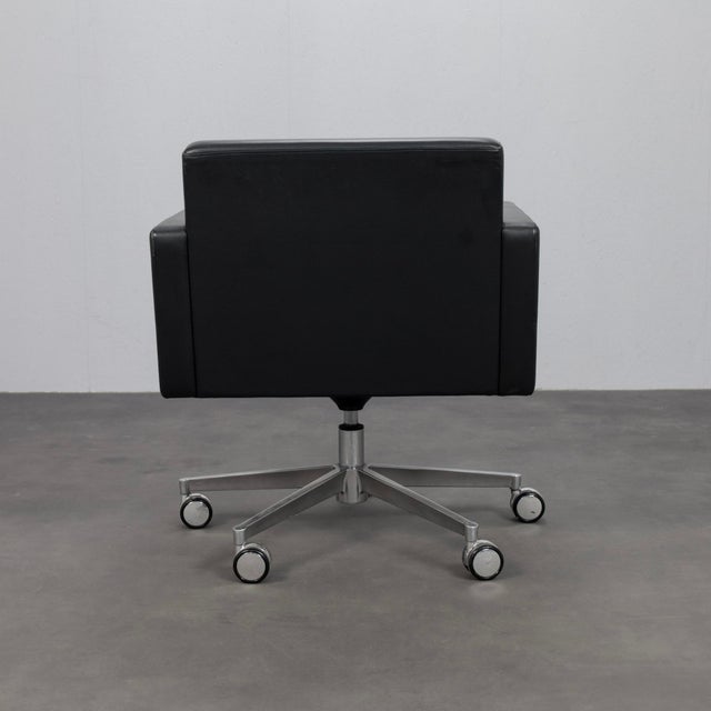 1990s Leather Swivel Armchairs by Poltrona Frau, Italy, 1990s, Set of 2 For Sale - Image 5 of 12