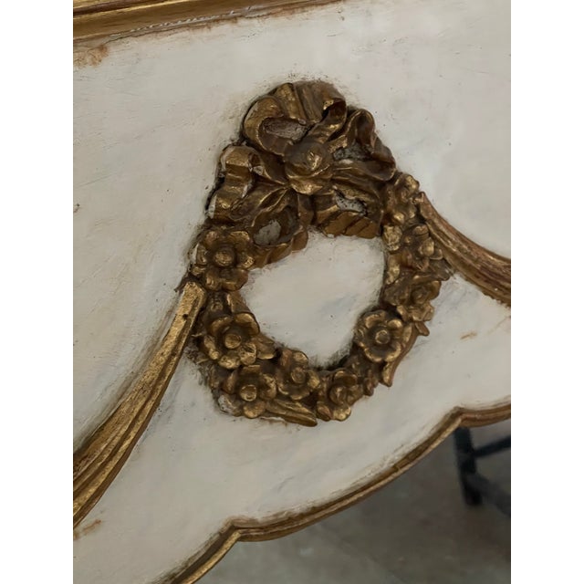 Mid 20th Century Italian Console Wall Hall Painted Gold Gilt Mirror W/Wreath & Garland For Sale - Image 6 of 12