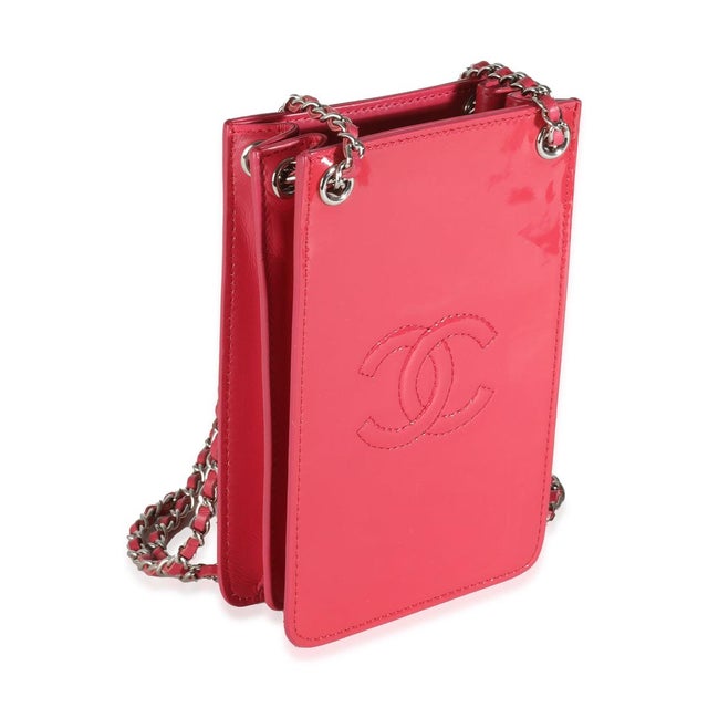 Contemporary Pink Patent CC Phone Holder With Chain For Sale - Image 3 of 5