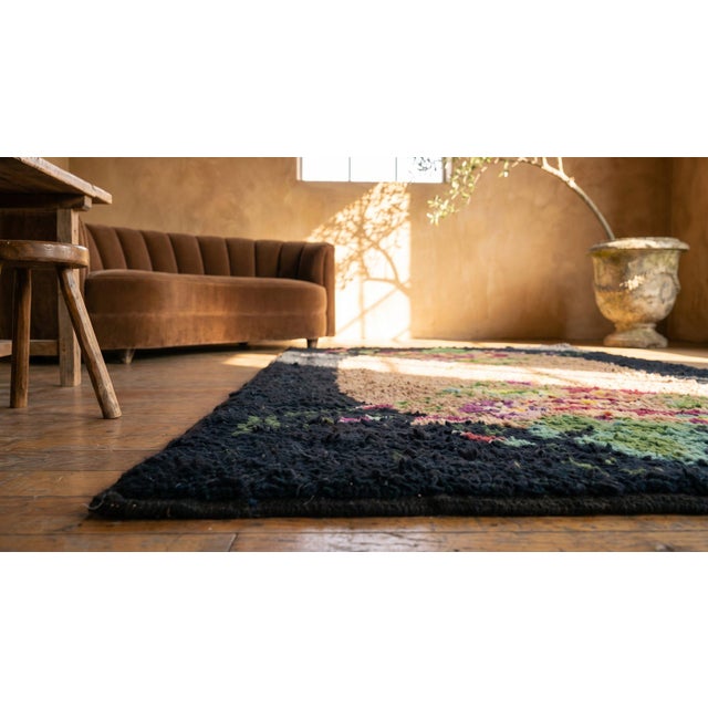 1940s Tan Camel Roses Folk Art Antique American Hooked Rug 3'0" X 5'5" Handknotted Wool Carpet For Sale In New York - Image 6 of 7