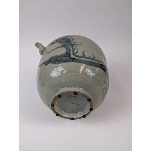 17th Century Blue and White Wine Jar For Sale - Image 4 of 5