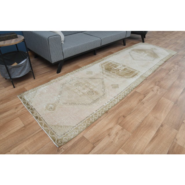 Turkish 1970s Vintage Handmade Turkish Wool Cotton Beige Area Runner Rug For Sale - Image 3 of 11