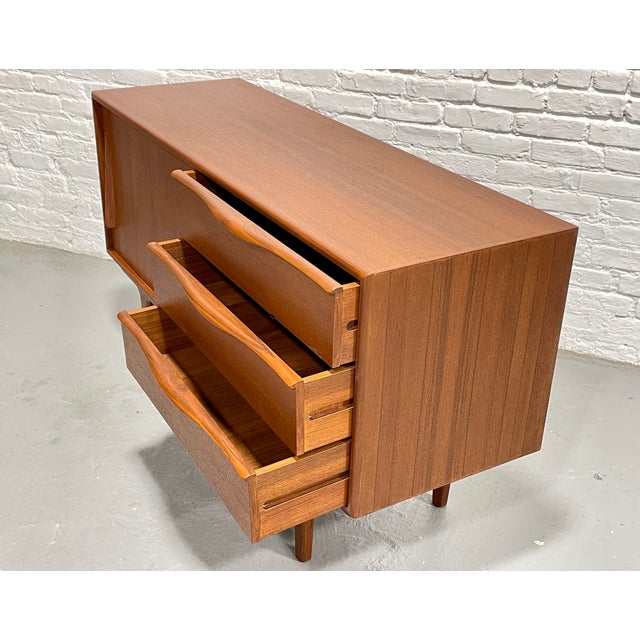 Apartment Sized Mid Century Modern Styled Sculptural Credenza / Media Stand / Sideboard For Sale - Image 9 of 11