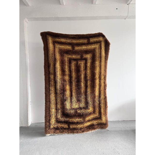 100% wool in very good condition