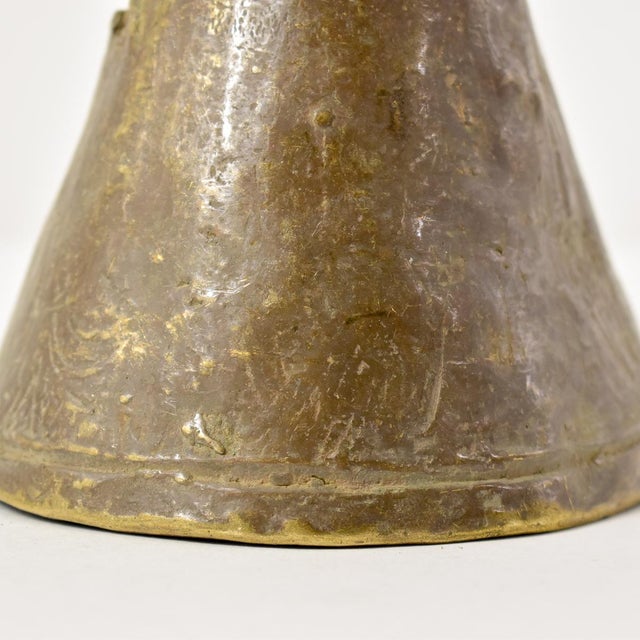 Mid 19th Century 19th Century Benue Brass Bell From Nigeria For Sale - Image 5 of 8