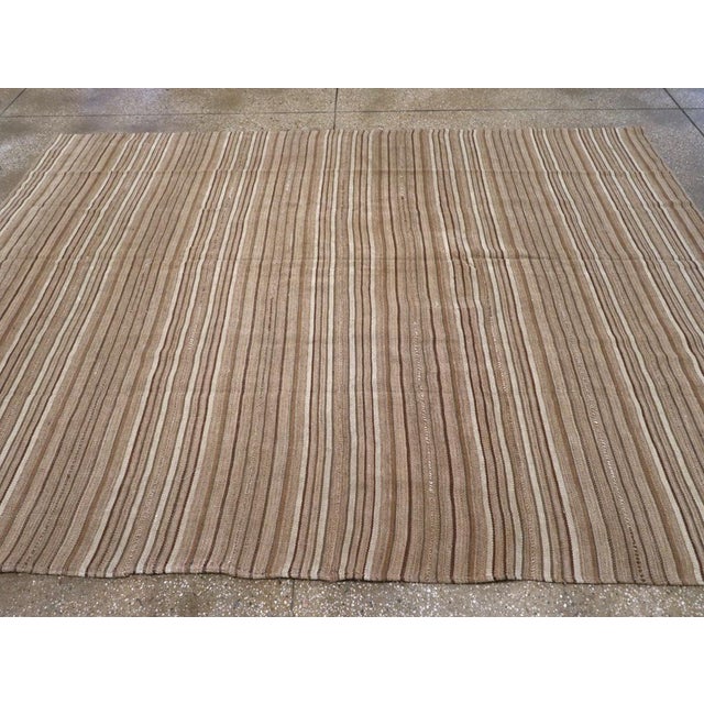 Galerie Shabab Collection Mid-20th Century Turkish Flatweave Kilim Accent Rug For Sale - Image 4 of 8