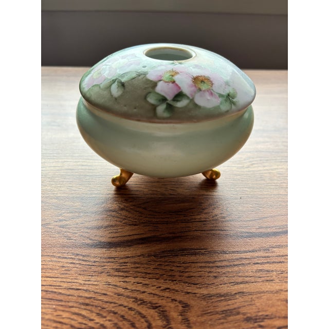 French Country Antique William Guerin Limoges Hand-Painted Five-Piece Dresser Set – France C. 1900–1925 For Sale - Image 3 of 9
