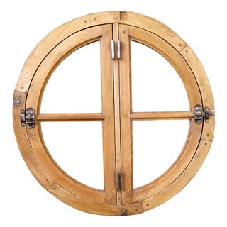 Round Window in Oak For Sale
