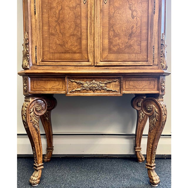 Traditional Jeffco Carved Georgian Style Liquor / Bar Cabinet For Sale - Image 3 of 12