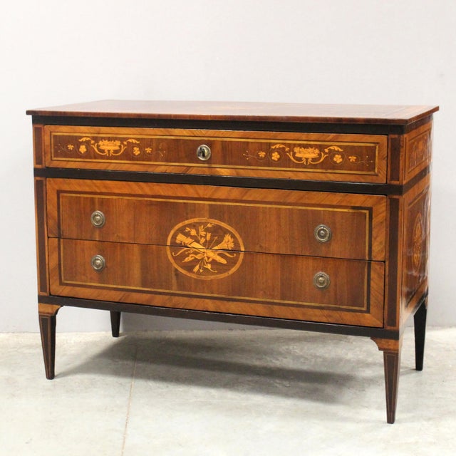 Antique Italian Louis XVI Chest of Drawers in Walnut, 1700s For Sale - Image 16 of 16