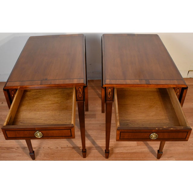 1950s Pair of Vintage Hekman Cherry Inlaid Drop-Leaf Pembroke Side Tables / End Tables For Sale - Image 10 of 18
