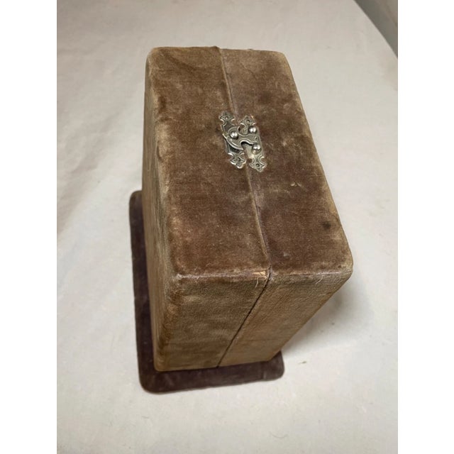 Purple Pair of Antique Crystal Perfume Scent Bottle in Fitted Velour Display Case Box For Sale - Image 8 of 12