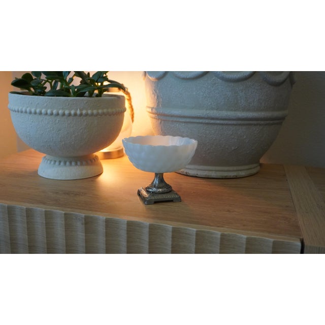 Very cute decorative compote bowl.