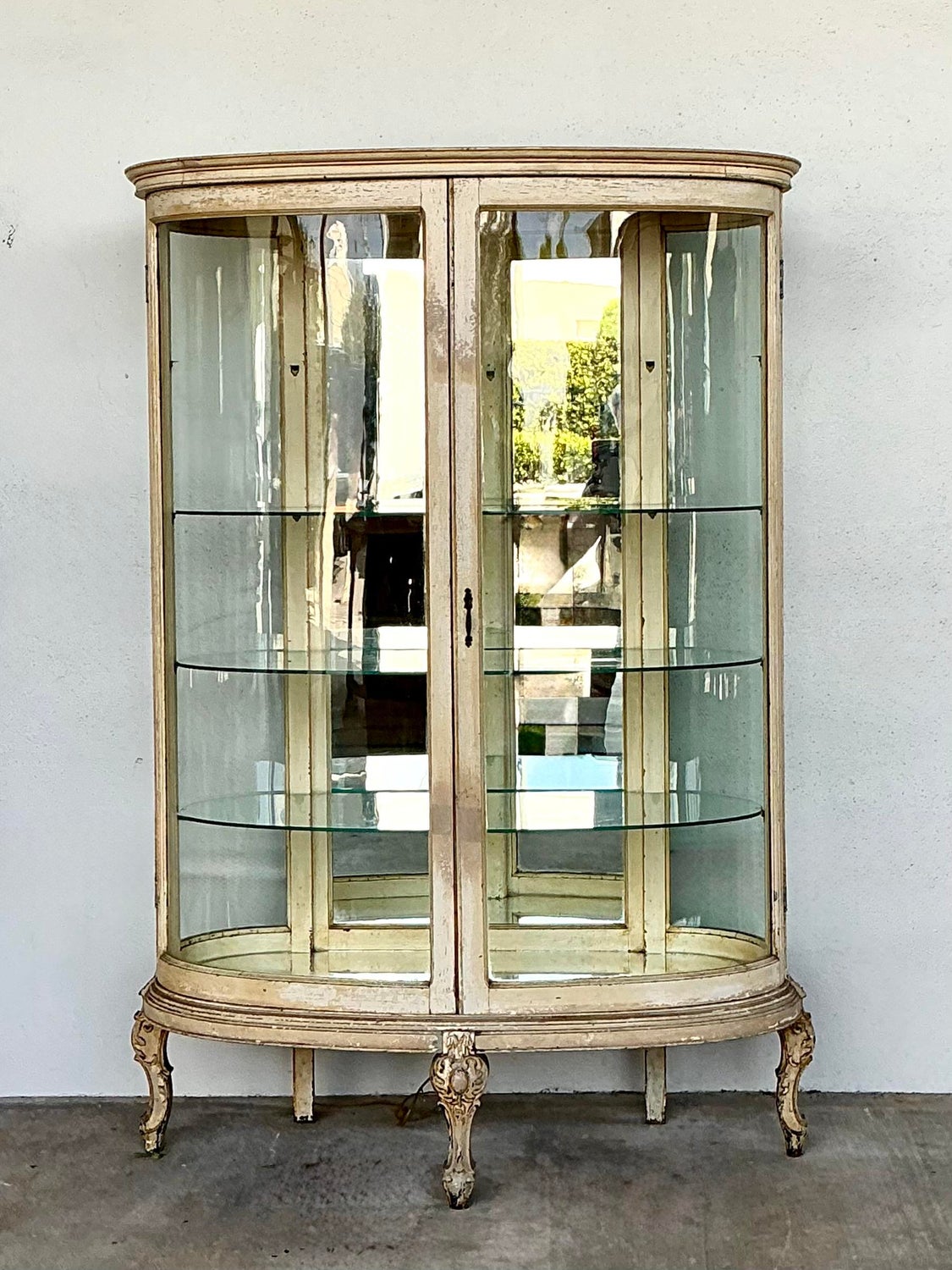 Vintage Curved Glass Display Cabinet - Detail view