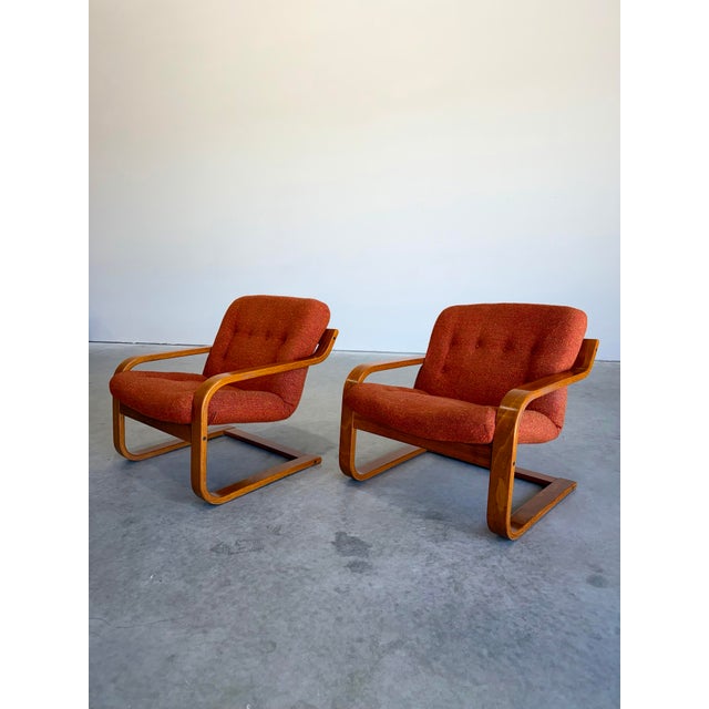 Mid-Century Modern 1970s Mid Century Westnofa Norway Cantilevered Bentwood and Orange Wool Lounge Chair Pair For Sale - Image 3 of 12