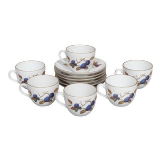 1960s Royal Worcester English Porcelain Evesham Teacups and Saucers by Royal Worcester - 12 pcs For Sale