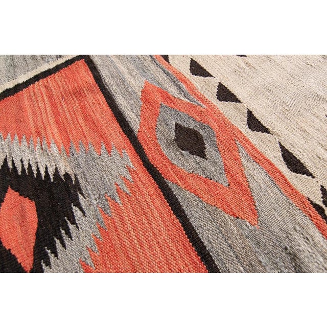 Oyster Gray Contemporary Navajo Design Kilim Geometric Salmon Gray Low Pile Handwoven Wool Rug - 4’8” X 6’2” For Sale - Image 8 of 10